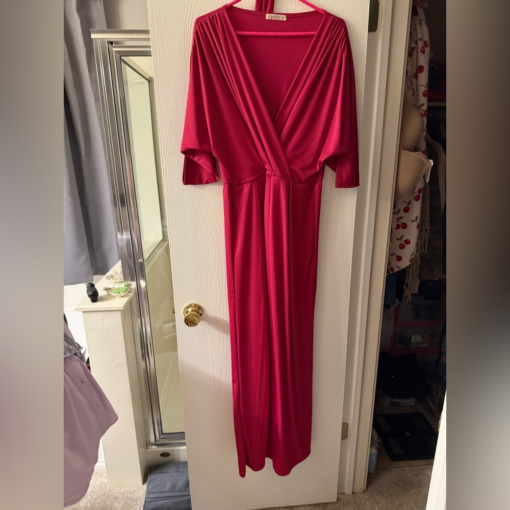 Chic Red V-Neck Maxi Dress